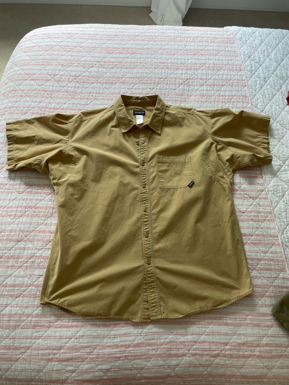 Vintage Patagonia Men's Solido Short Sleeve Button-Down